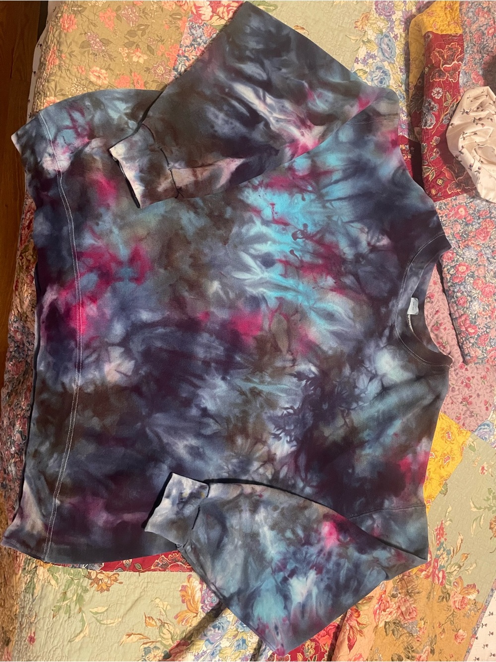 Hand-Dyed Crew Neck Sweatshirt